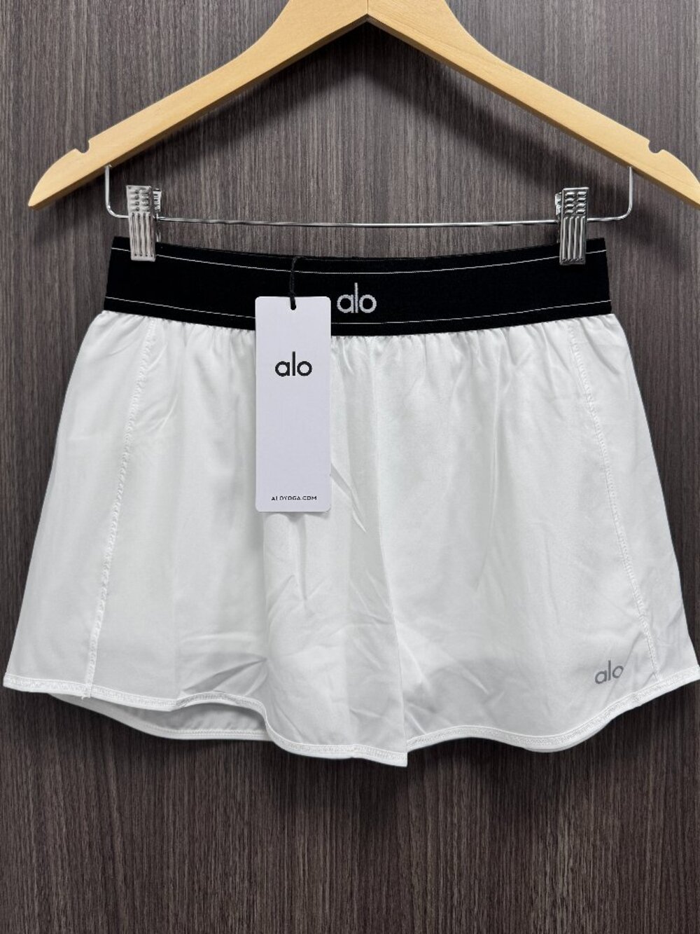 White Skirt 😘 ALO Yoga Daily/travel Match Point Tennis Skirt NWT - Picture 2 of 7